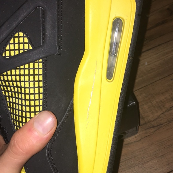 Jordan 4 thunder vnds size 11 - Picture 5 of 8